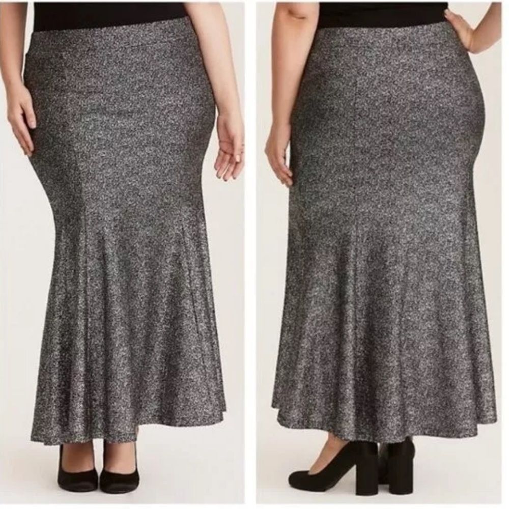 NWT TORRID SILVER METALLIC crinkle maxi skirt Size 2 2x 18 20